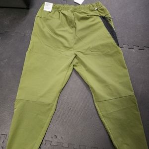 Brand New Nike Sportswear Tech Essential Commuter Pants Green Men's Size…